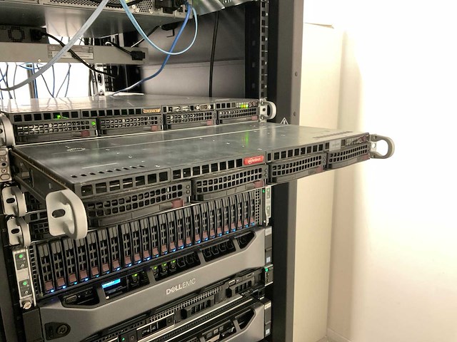 Supermicro 813m4 server - afbeelding 1 van  1