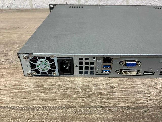 Supermicro cse-512 server - afbeelding 4 van  8