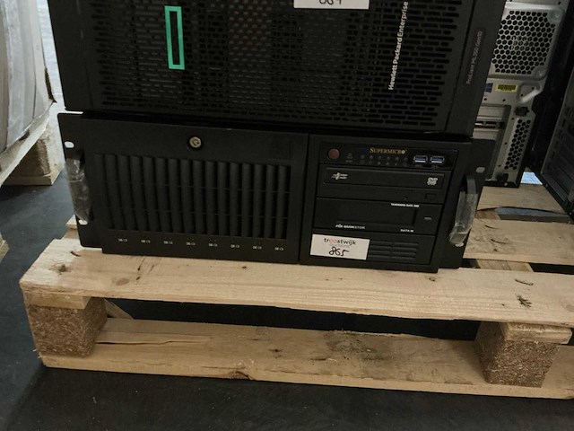 Supermicro supermicro x12stph-ln4f server - afbeelding 1 van  4