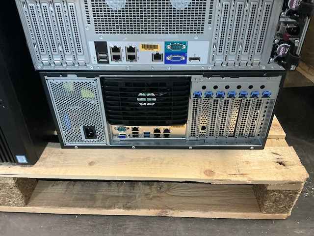 Supermicro supermicro x12stph-ln4f server - afbeelding 3 van  4
