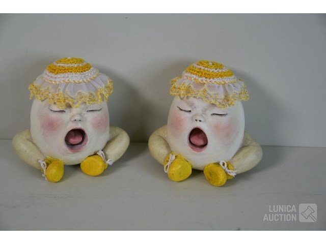 Surrealistische kleine beelden - afbeelding 1 van  3