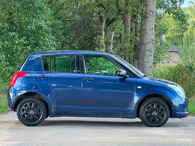 Suzuki - 2005 - swift - 1.3 ga - 01-jzl-4 - afbeelding 8 van  12