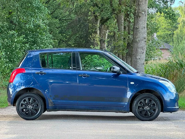 Suzuki - 2005 - swift - 1.3 ga - 01-jzl-4 - afbeelding 8 van  13