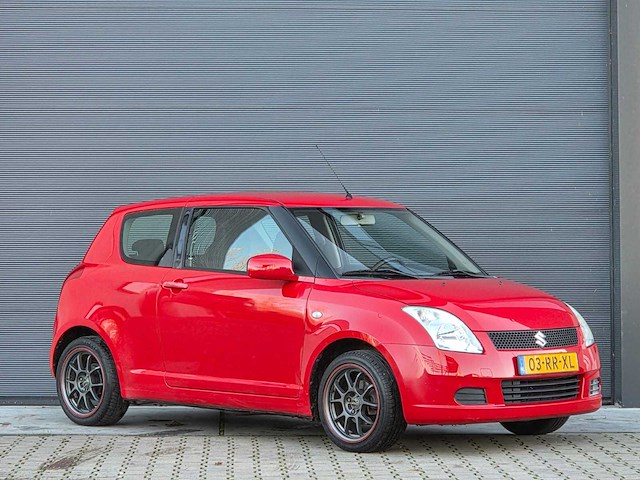 Suzuki - 2005 - swift - 1.3 gls - 03-rr-xl - afbeelding 17 van  23