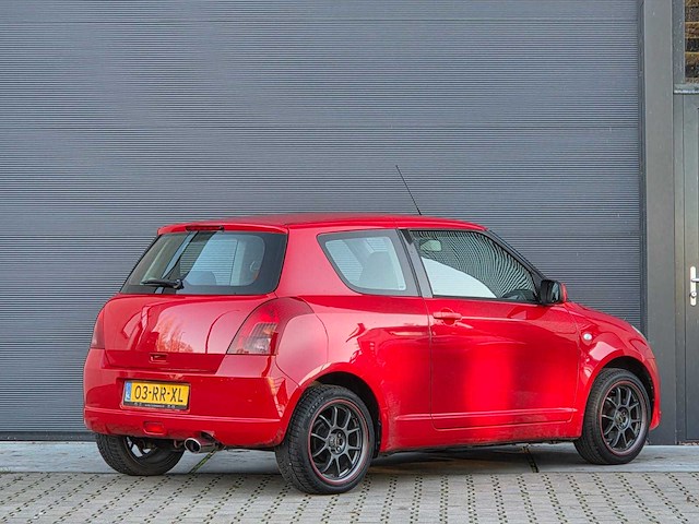 Suzuki - 2005 - swift - 1.3 gls - 03-rr-xl - afbeelding 19 van  23