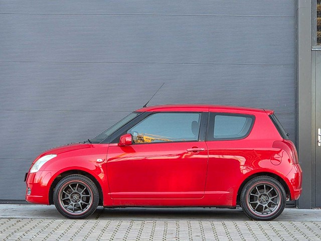 Suzuki - 2005 - swift - 1.3 gls - 03-rr-xl - afbeelding 22 van  23