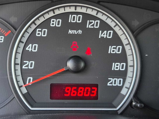 Suzuki - 2005 - swift - 1.3 gls - 03-rr-xl - afbeelding 7 van  23