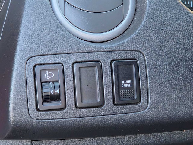 Suzuki - 2005 - swift - 1.3 gls - 03-rr-xl - afbeelding 9 van  23