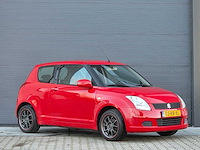Suzuki - 2005 - swift - 1.3 gls - 03-rr-xl - afbeelding 17 van  23