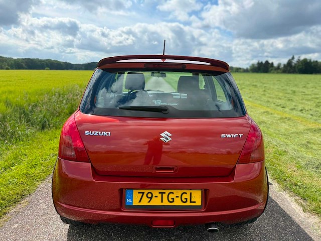 Suzuki - 2006 - swift - 1.3 shogun - 79-tg-gl - personenauto - afbeelding 9 van  13