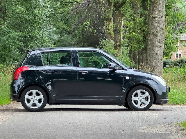 Suzuki - 2007 - swift - 1.3 shogun - 70-tr-bb - afbeelding 18 van  23
