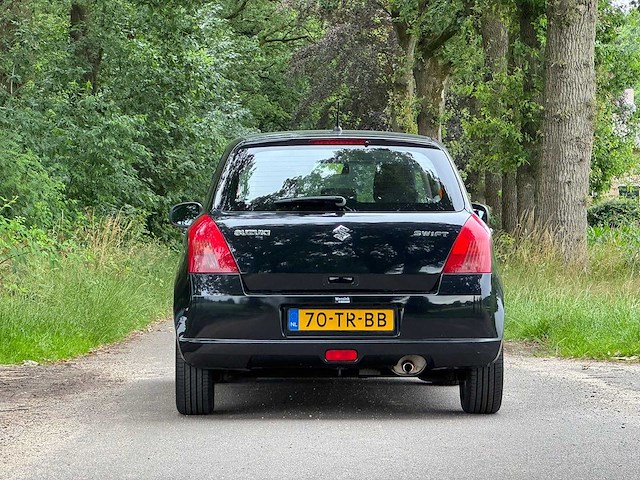 Suzuki - 2007 - swift - 1.3 shogun - 70-tr-bb - afbeelding 20 van  23