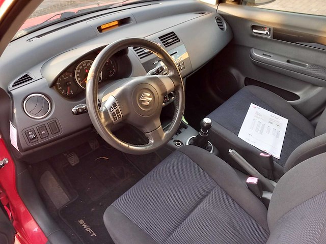 Suzuki - 2007 - swift - 1.3 shogun - personenauto - afbeelding 10 van  16