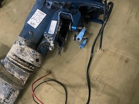 Suzuki - 28 pk - buitenboordmotor - afbeelding 4 van  6