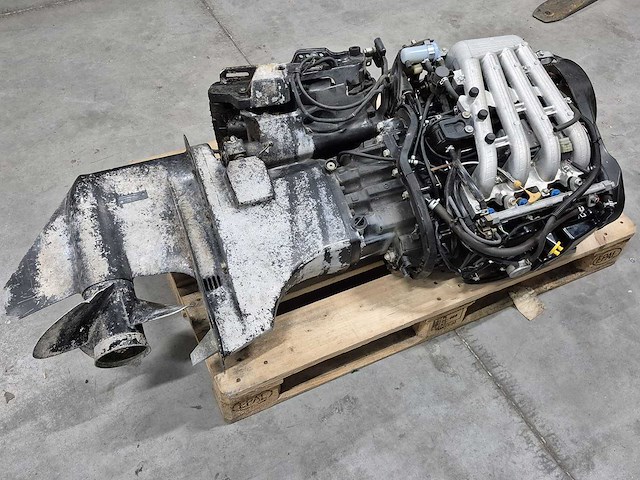 Suzuki - df60 - 60 pk - 4-takt - buitenboordmotor - afbeelding 2 van  11