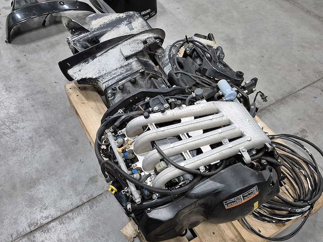 Suzuki - df60 - 60 pk - 4-takt - buitenboordmotor - afbeelding 9 van  11