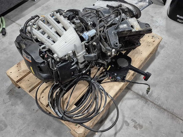 Suzuki - df60 - 60 pk - 4-takt - buitenboordmotor - afbeelding 10 van  11