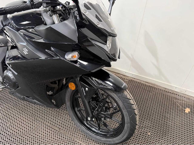 Suzuki - gsx 250 ra - sport - 5724 km - motorfiets - 2020 - afbeelding 6 van  14