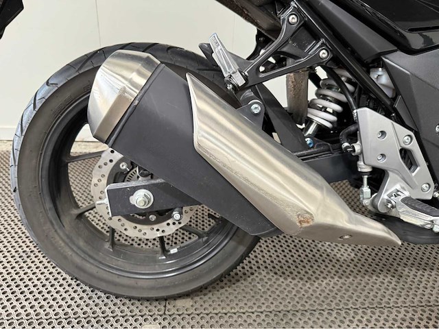 Suzuki - gsx 250 ra - sport - 5724 km - motorfiets - 2020 - afbeelding 9 van  14