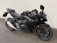 Suzuki - gsx 250 ra - sport - 5724 km - motorfiets - 2020 - afbeelding 12 van  14