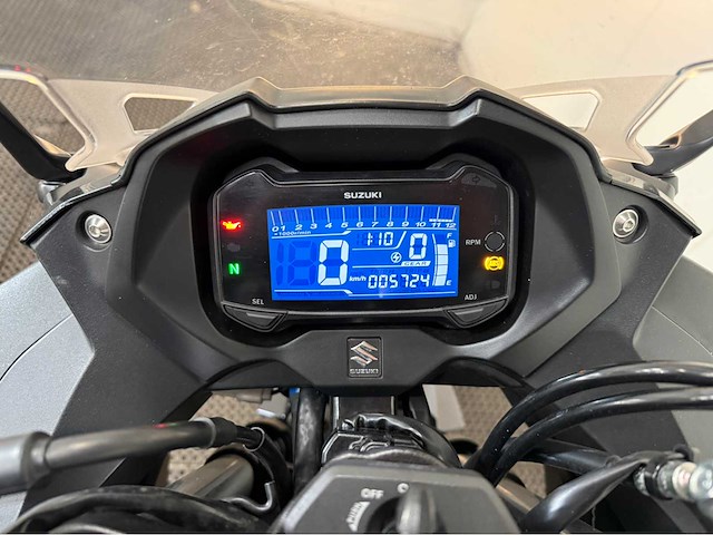 Suzuki - gsx 250 ra - sport - 5724 km - motorfiets - 2020 - afbeelding 13 van  14