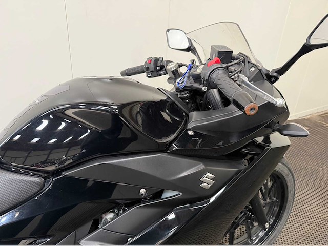 Suzuki - gsx 250 ra - sport - 5724 km - motorfiets - 2020 - afbeelding 14 van  14