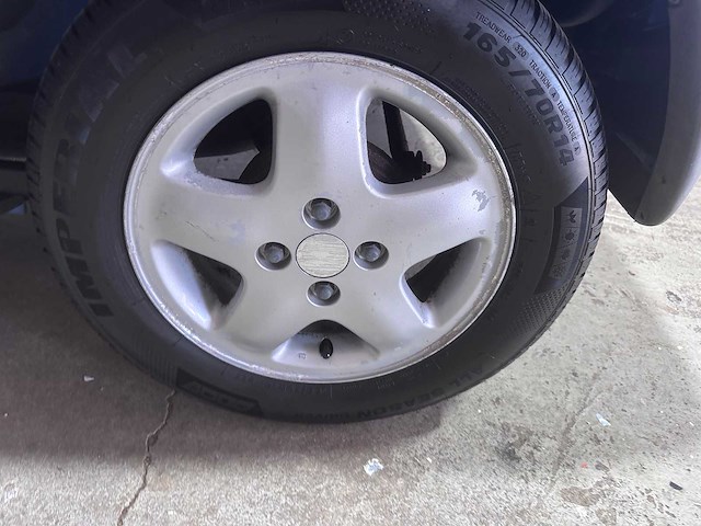 Suzuki - ignis - 1.3-16v gs - car - 2001 - afbeelding 7 van  17