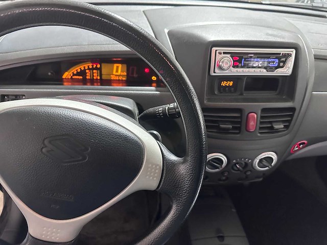 Suzuki - liana - 1.6 glx - 78-lr-dd- 2003 - afbeelding 9 van  10