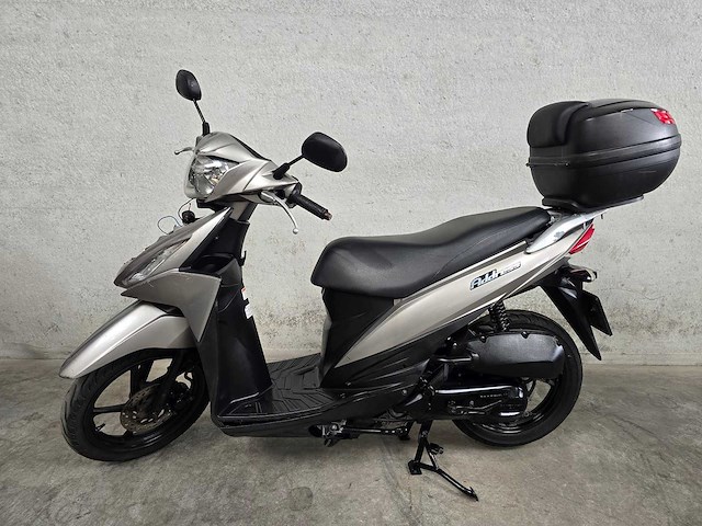 Suzuki - motorscooter - address 110 - 4t 110cc 74mfsz - afbeelding 1 van  7