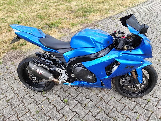 Suzuki - sport - gsx r 1000 - motorfiets - afbeelding 14 van  18