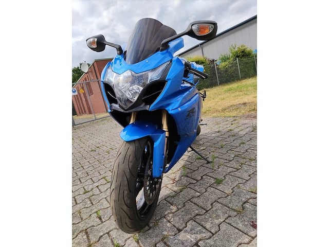 Suzuki - sport - gsx r 1000 - motorfiets - afbeelding 16 van  18