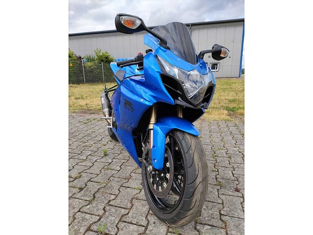 Suzuki - sport - gsx r 1000 - motorfiets - afbeelding 17 van  18