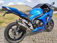 Suzuki - sport - gsx r 1000 - motorfiets - afbeelding 1 van  2