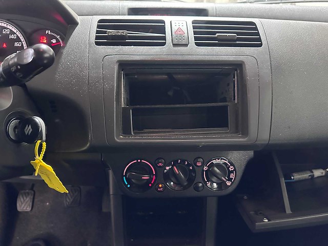 Suzuki - swift - 1.3 base - jp-618-v- 2008 - afbeelding 4 van  17