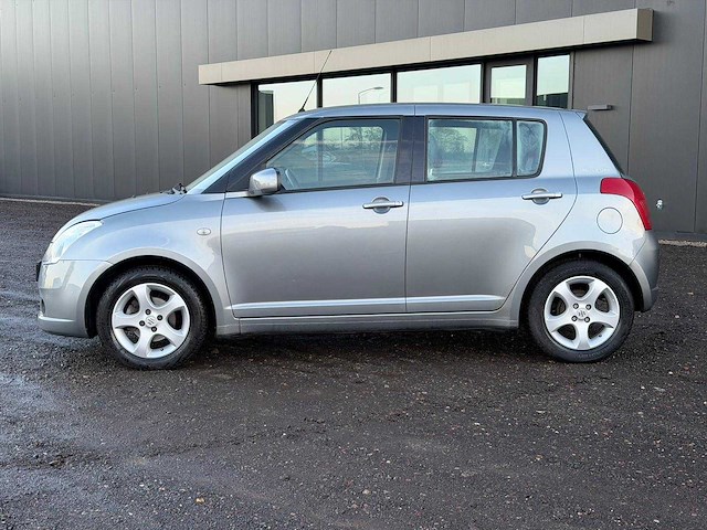 Suzuki - swift - 1.3 gls - car - 2006|2-tpl-88|iaw - afbeelding 12 van  20