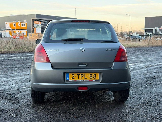 Suzuki - swift - 1.3 gls - car - 2006|2-tpl-88|iaw - afbeelding 14 van  20