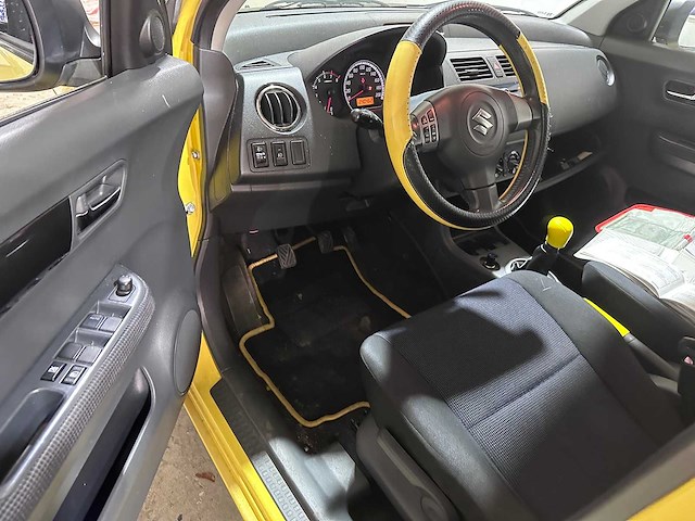 Suzuki - swift - 1.3 shogun - 28-xd-sz- 2007 - afbeelding 6 van  7