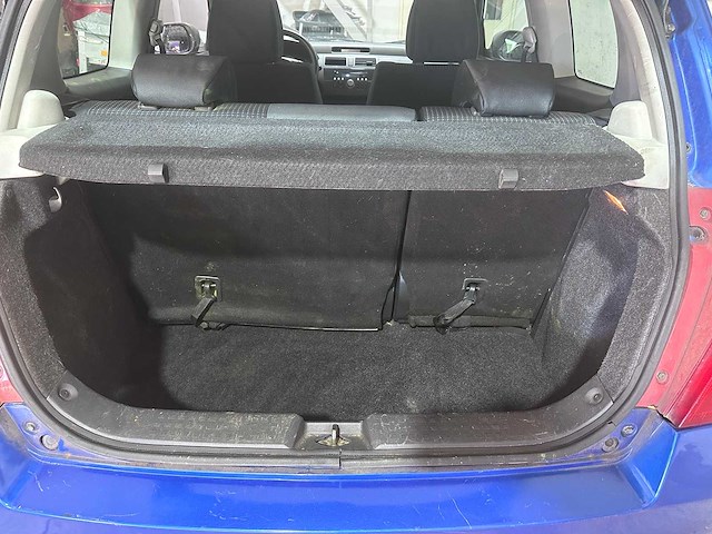 Suzuki - swift - 1.5 exclusive - 16-rs-rf- 2005 - afbeelding 6 van  15