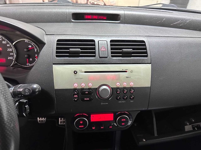Suzuki - swift - 1.6 sport - 43-tk-bb- 2006 - afbeelding 4 van  15