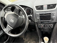 Suzuki - swift - personenauto - 2016 - afbeelding 4 van  20