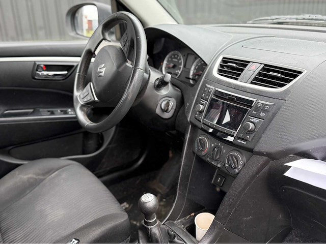 Suzuki - swift - personenauto - 2016 - afbeelding 5 van  20