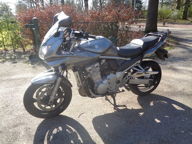 Suzuki - tour - gsf 1250 s bandit - motorcycle - afbeelding 1 van  8