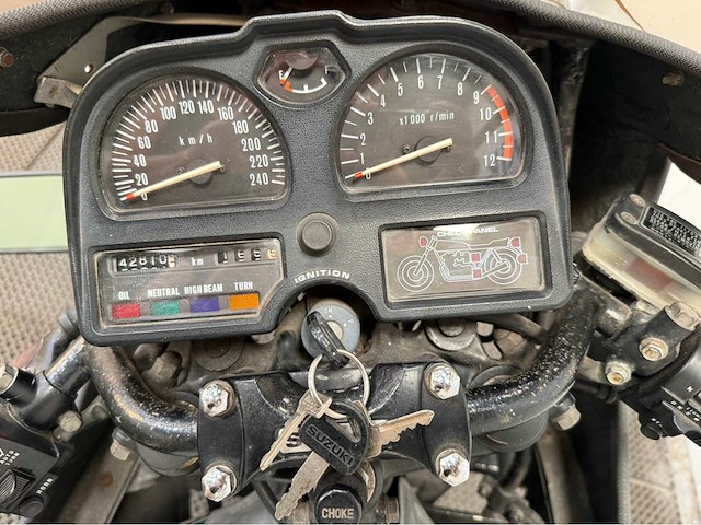Suzuki - tour gsx 1100 e - motorfiets - 1980 - afbeelding 2 van  19