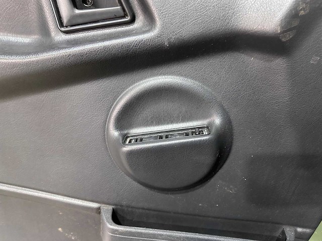 Suzuki - vitara - 1.6 comm. 4x4 jlx - vv-28-yd- 1993 - afbeelding 2 van  11