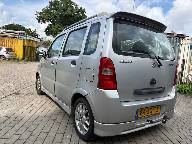 Suzuki - wagon - r+ - personenauto - afbeelding 10 van  13