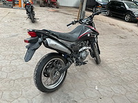 Suzuki 125 sm motorfiets - afbeelding 7 van  12