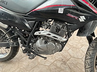 Suzuki 125 sm motorfiets - afbeelding 12 van  12