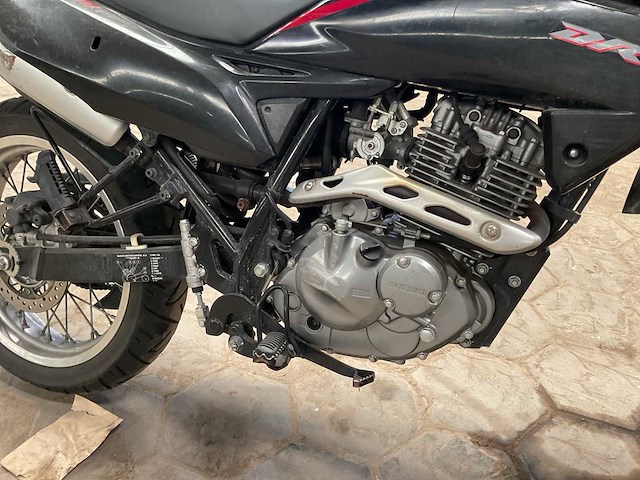 Suzuki 125 sm motorfiets - afbeelding 2 van  13