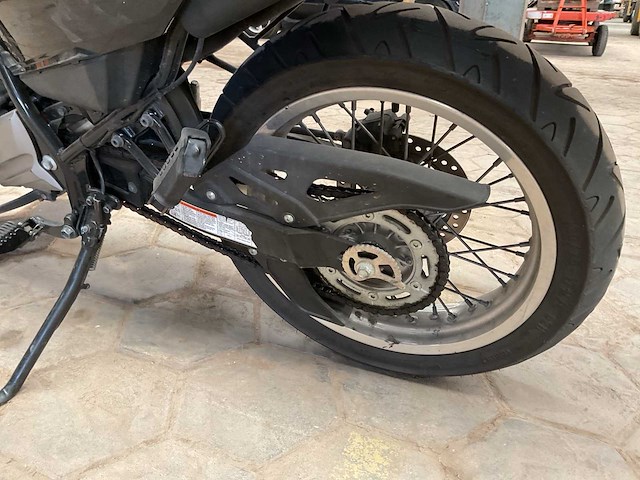 Suzuki 125 sm motorfiets - afbeelding 12 van  13