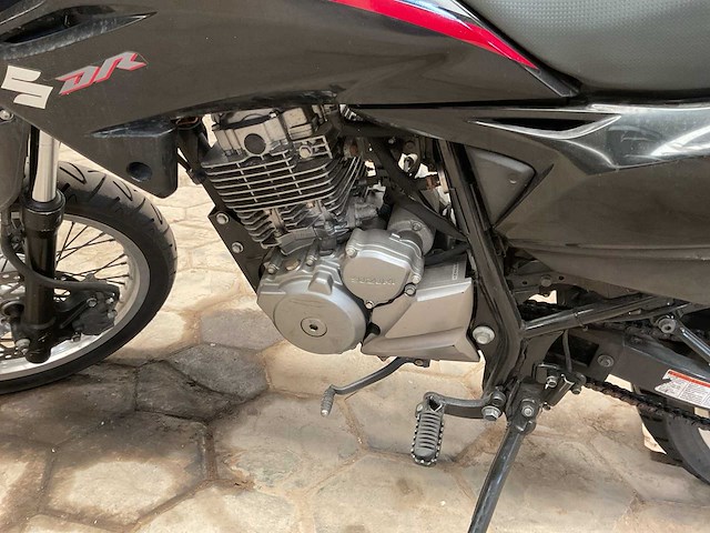 Suzuki 125 sm motorfiets - afbeelding 13 van  13
